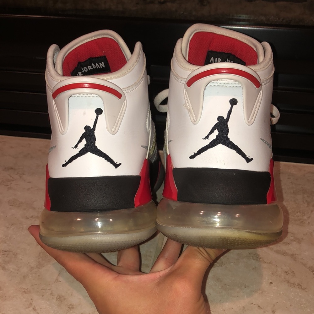 Jordan son of Mars 270. Fantastic condition, white and red, mens size 12. - Picture 2 of 8